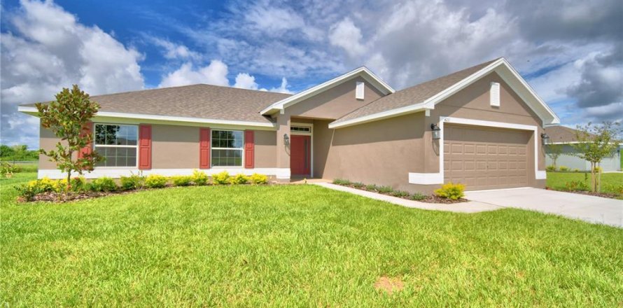 House in Auburndale, Florida 4 bedrooms, 163.04 sq.m. № 2215210