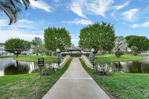 Condo in Lauderdale Lakes, Florida, 2 bedrooms  № 1999453 - photo 21