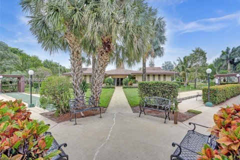 Condo in Lauderdale Lakes, Florida, 2 bedrooms  № 1999453 - photo 29