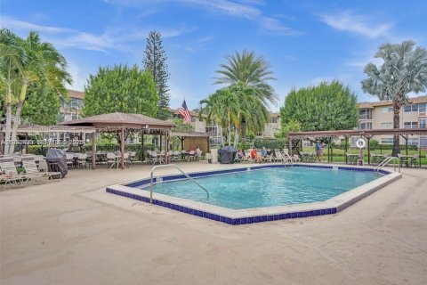 Condo in Lauderdale Lakes, Florida, 2 bedrooms  № 1999453 - photo 26