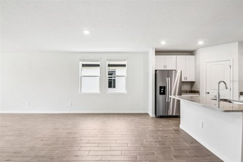 House in Zephyrhills, Florida 4 bedrooms, 232.53 sq.m. № 1758344 - photo 14