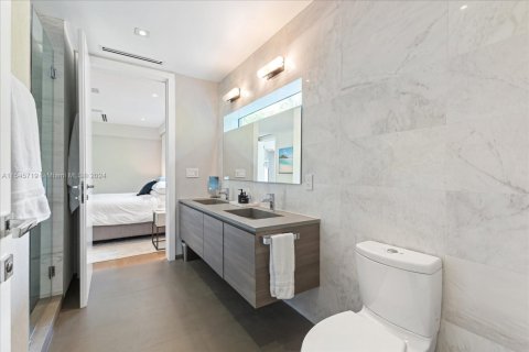 Villa ou maison à louer à Miami Beach, Floride: 8 chambres, 539.2 m2 № 1859903 - photo 28