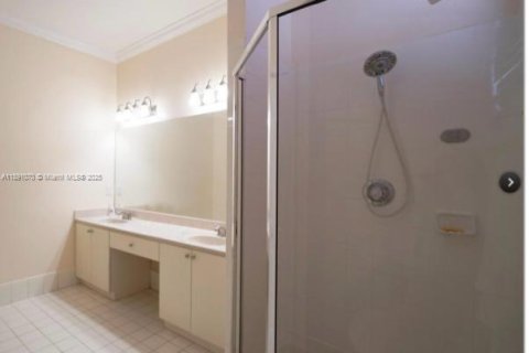 Touwnhouse à louer à Miami, Floride: 3 chambres, 161.56 m2 № 1943585 - photo 12