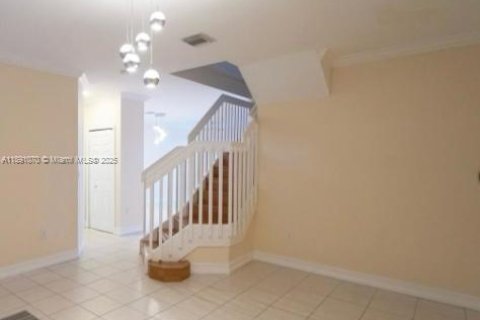 Touwnhouse à louer à Miami, Floride: 3 chambres, 161.56 m2 № 1943585 - photo 8