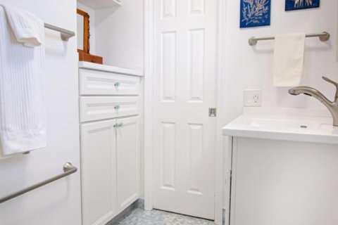 House in Jupiter, Florida 3 bedrooms, 132.01 sq.m. № 2272579 - photo 22