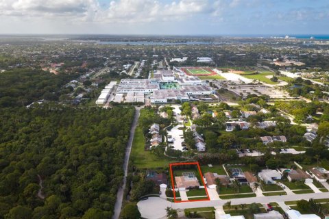 House in Jupiter, Florida 3 bedrooms, 132.01 sq.m. № 2272579 - photo 4