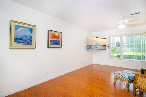 House in Jupiter, Florida 3 bedrooms, 132.01 sq.m. № 2272579 - photo 8