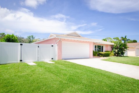 House in Jupiter, Florida 3 bedrooms, 132.01 sq.m. № 2272579 - photo 25
