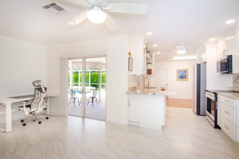 House in Jupiter, Florida 3 bedrooms, 132.01 sq.m. № 2272579 - photo 15