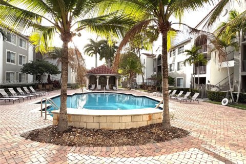 Condo in Miami, Florida, 2 bedrooms  № 2041968 - photo 22