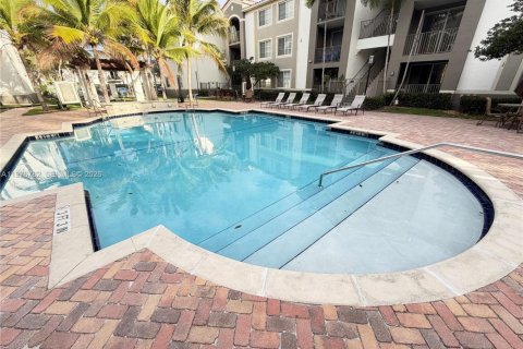 Condo in Miami, Florida, 2 bedrooms  № 2041968 - photo 18