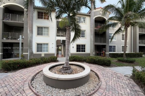 Condo in Miami, Florida, 2 bedrooms  № 2041968 - photo 13