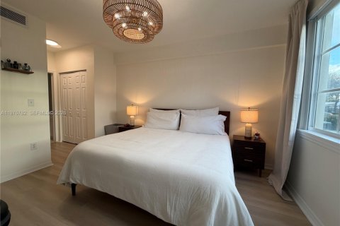 Condo in Miami, Florida, 2 bedrooms  № 2041968 - photo 8