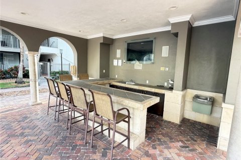 Condo in Miami, Florida, 2 bedrooms  № 2041968 - photo 21