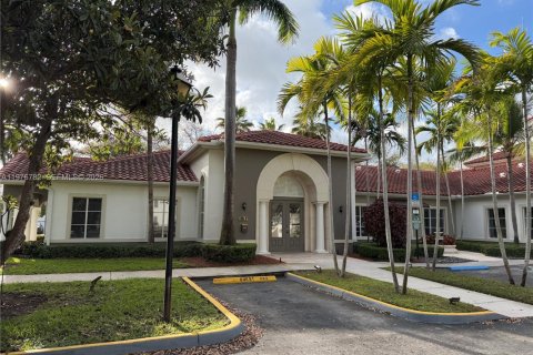 Condo in Miami, Florida, 2 bedrooms  № 2041968 - photo 24