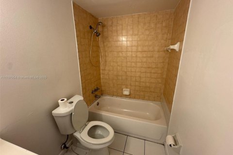 Copropriété à vendre à Lauderdale Lakes, Floride: 1 chambre, 74.32 m2 № 1861909 - photo 7