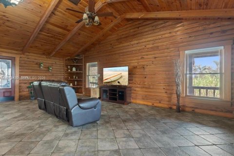 Купить коммерческую недвижимость в Саут-Бей, Флорида № 2046263 - фото 20