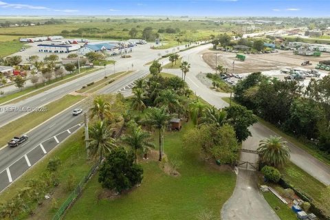 Immobilier commercial à vendre à South Bay, Floride № 2046263 - photo 5