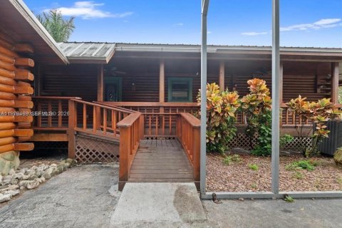 Купить коммерческую недвижимость в Саут-Бей, Флорида № 2046263 - фото 12