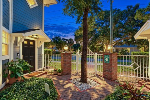 Copropriété à louer à Tampa, Floride: 2 chambres, 96.43 m2 № 2389007 - photo 2