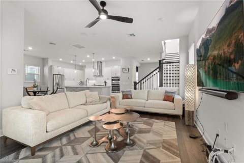 Villa ou maison à louer à Lake Mary, Floride: 3 chambres, 257.9 m2 № 2398948 - photo 6