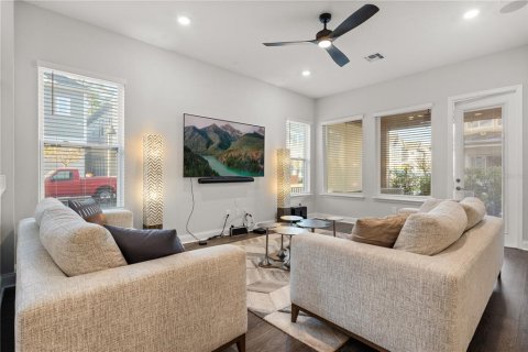 Villa ou maison à louer à Lake Mary, Floride: 3 chambres, 257.9 m2 № 2398948 - photo 7