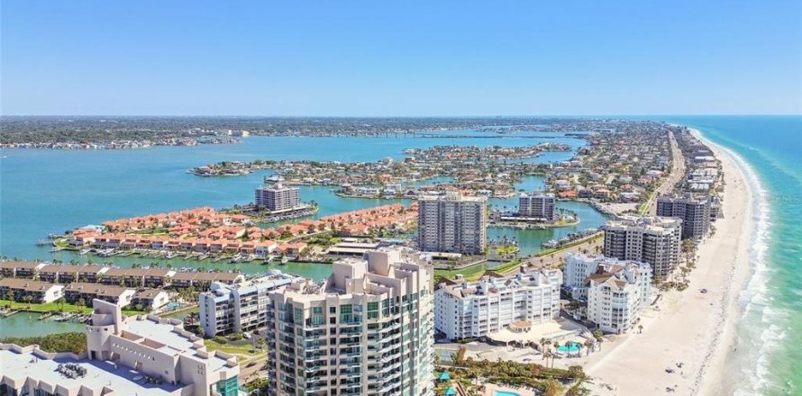 Condo in Clearwater, Florida, 4 bedrooms  № 1666053