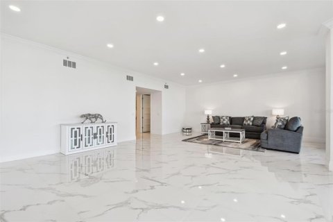 Condo in Clearwater, Florida, 4 bedrooms  № 1666053 - photo 9