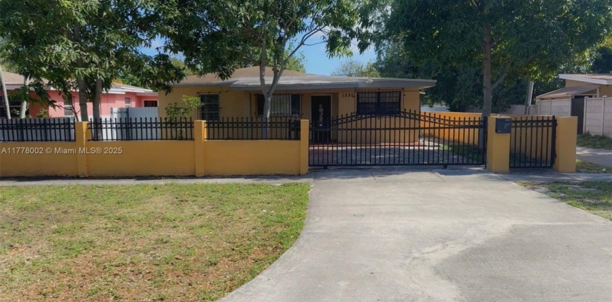 Immobilier commercial à North Miami Beach, Floride 1 chambre, 182.55 m2 № 1863121