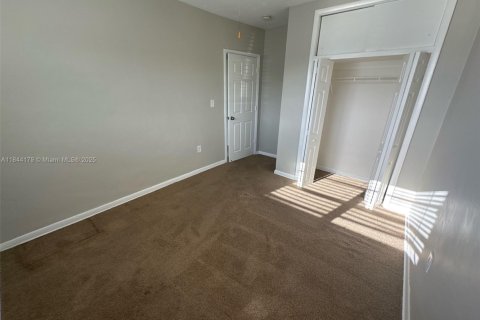 House in Miami Gardens, Florida 4 bedrooms, 154.68 sq.m. № 1846109 - photo 7