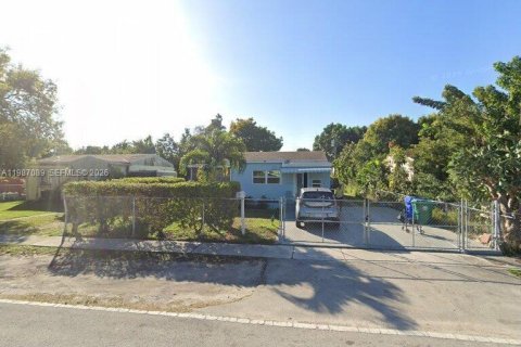 Дом в Майами, Флорида 1 комната, 152.45м2 № 2049163