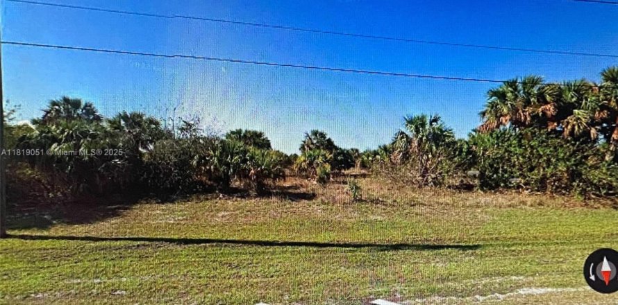 Land in Palm Bay, Florida № 1779142