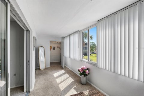 Condo in Saint Petersburg, Florida, 1 bedroom  № 1723306 - photo 12