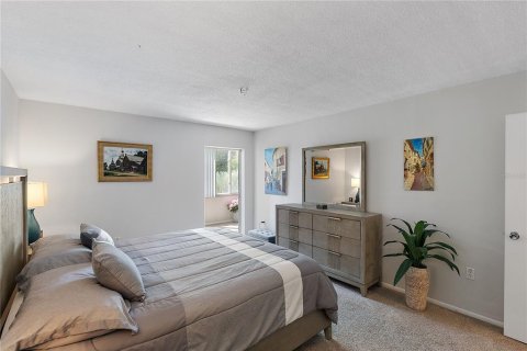 Condo in Saint Petersburg, Florida, 1 bedroom  № 1723306 - photo 16
