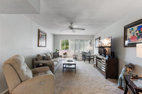 Condo in Saint Petersburg, Florida, 1 bedroom  № 1723306 - photo 8