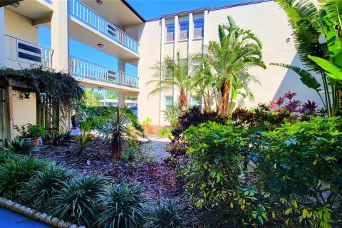 Condo in Saint Petersburg, Florida, 1 bedroom  № 1723306 - photo 24