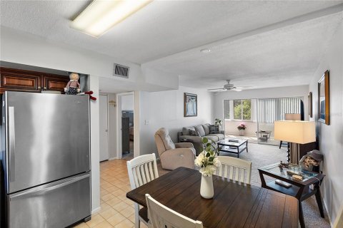 Condo in Saint Petersburg, Florida, 1 bedroom  № 1723306 - photo 7