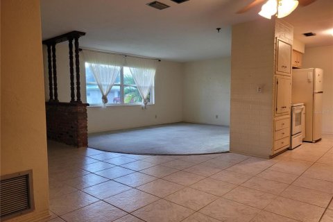 Villa ou maison à vendre à Seminole, Floride: 4 chambres, 212.93 m2 № 2413460 - photo 5