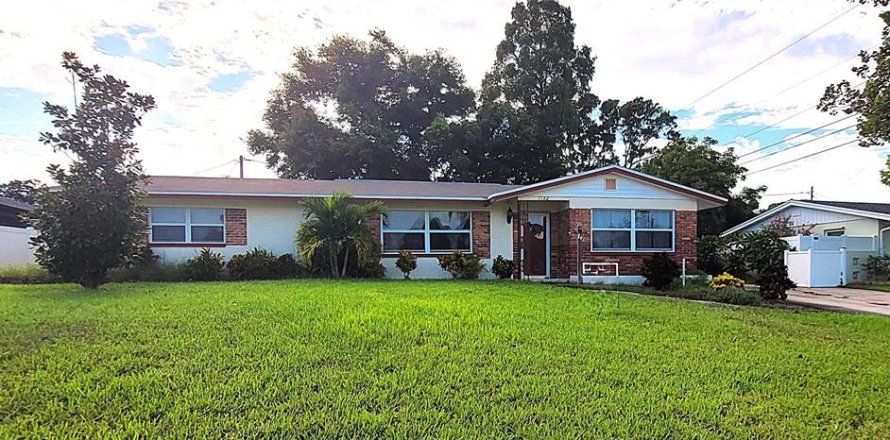 Villa ou maison à Seminole, Floride 4 chambres, 212.93 m2 № 2413460