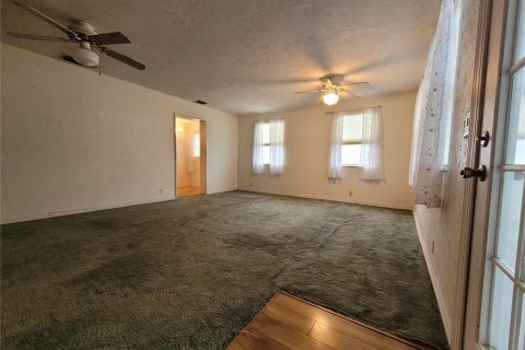 Villa ou maison à vendre à Seminole, Floride: 4 chambres, 212.93 m2 № 2413460 - photo 10