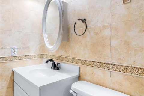 Condominio en venta en North Miami Beach, Florida, 1 dormitorio, 73.39 m2 № 1974719 - foto 26