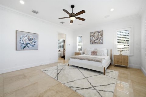 House in Saint Pete Beach, Florida 4 bedrooms, 477.33 sq.m. № 2316606 - photo 23