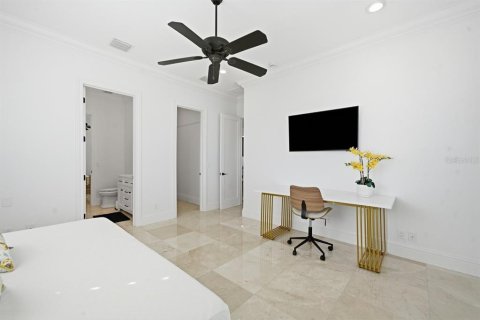 House in Saint Pete Beach, Florida 4 bedrooms, 477.33 sq.m. № 2316606 - photo 28