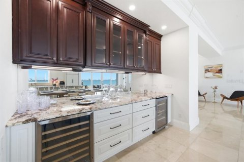 House in Saint Pete Beach, Florida 4 bedrooms, 477.33 sq.m. № 2316606 - photo 19