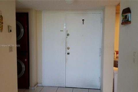 Condominio en alquiler en Miami, Florida, 2 dormitorios, 78.97 m2 № 1972471 - foto 24