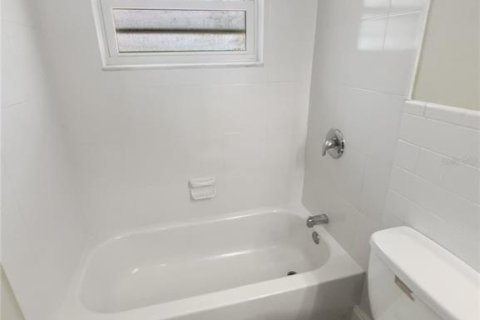 Villa ou maison à vendre à Holiday, Floride: 2 chambres, 77.2 m2 № 1905820 - photo 14