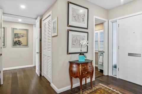 Condo in Palm Beach, Florida, 4 bedrooms № 2082201 - photo 8