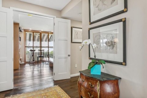 Condo in Palm Beach, Florida, 4 bedrooms № 2082201 - photo 9