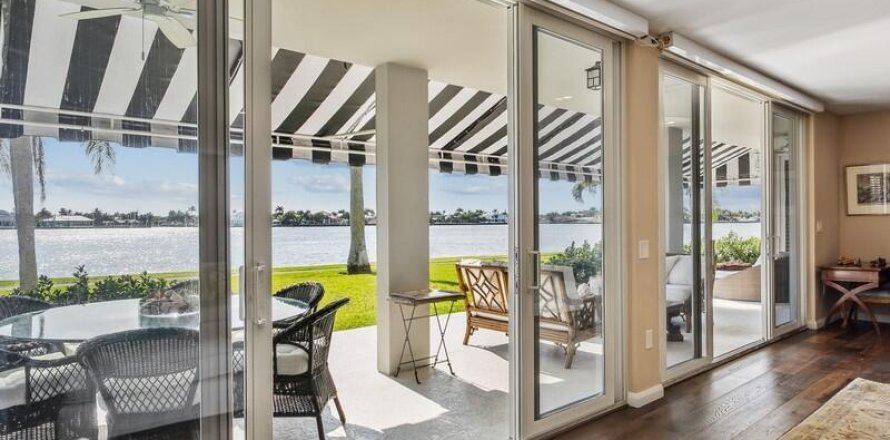 Condo in Palm Beach, Florida, 4 bedrooms № 2082201
