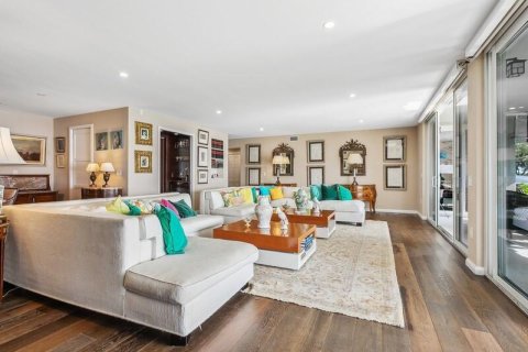 Condo in Palm Beach, Florida, 4 bedrooms № 2082201 - photo 5